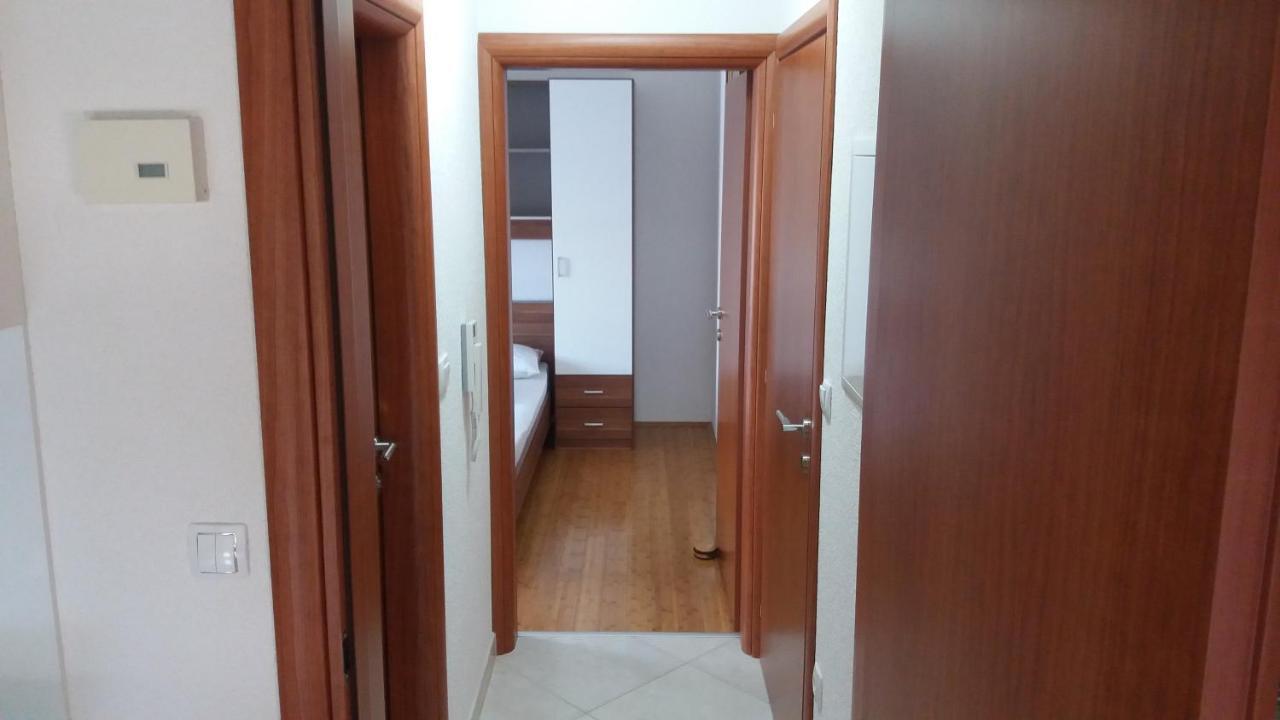 Spacious Comfort Apartment Duce Exterior photo